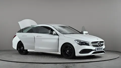 MERCEDES-BENZ CLA CLA 180 AMG Line Tip Auto