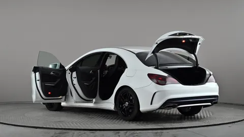 MERCEDES-BENZ CLA CLA 180 AMG Line Tip Auto