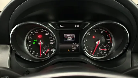 MERCEDES-BENZ CLA CLA 180 AMG Line Tip Auto