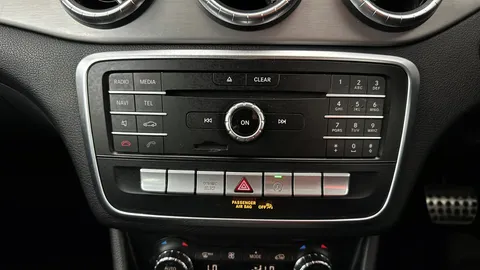 MERCEDES-BENZ CLA CLA 180 AMG Line Tip Auto