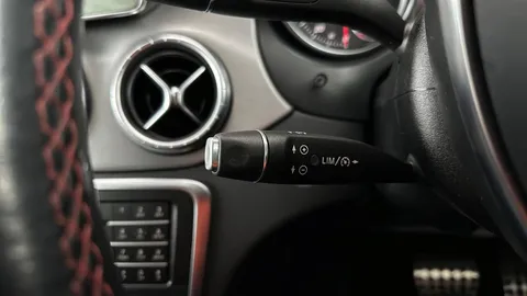 MERCEDES-BENZ CLA CLA 180 AMG Line Tip Auto