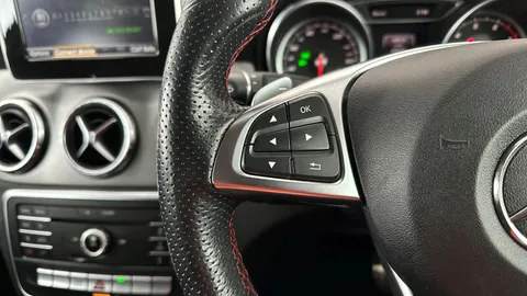 MERCEDES-BENZ CLA CLA 180 AMG Line Tip Auto