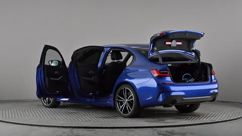 BMW 3 SERIES 330e M Sport Auto [Tech/Plus Pack]