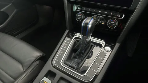 VOLKSWAGEN PASSAT 1.4 TSI GTE Advance DSG