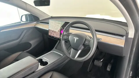 TESLA MODEL Y Long Range AWD Auto