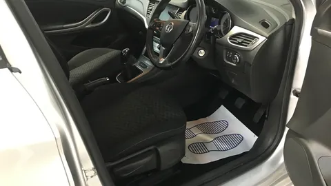 VAUXHALL ASTRA 1.6 CDTi 16V ecoTEC Tech Line Nav