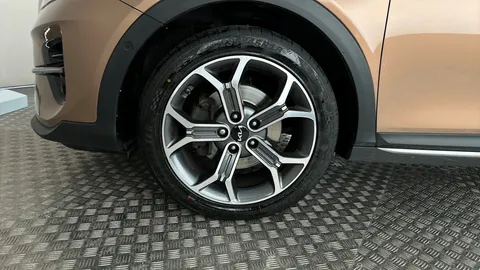 KIA XCEED 1.5T GDi ISG 4