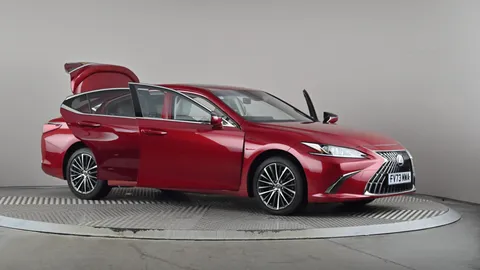 LEXUS ES 300h 2.5 CVT Premium Edition