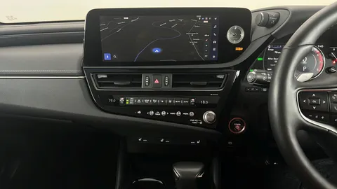 LEXUS ES 300h 2.5 CVT Premium Edition