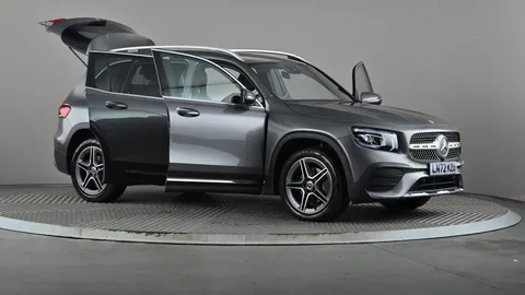 MERCEDES-BENZ GLB GLB 200 AMG Line 7G-Tronic