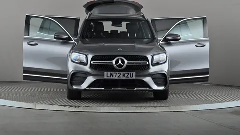 MERCEDES-BENZ GLB GLB 200 AMG Line 7G-Tronic