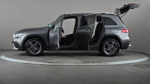 MERCEDES-BENZ GLB GLB 200 AMG Line 7G-Tronic
