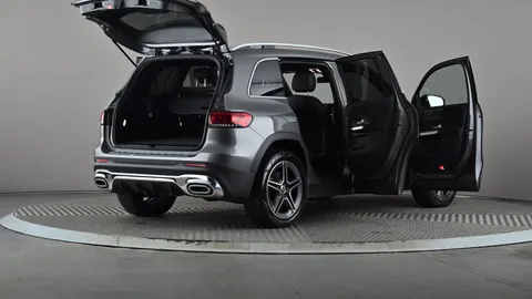 MERCEDES-BENZ GLB GLB 200 AMG Line 7G-Tronic