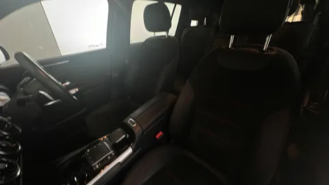 MERCEDES-BENZ GLB GLB 200 AMG Line 7G-Tronic
