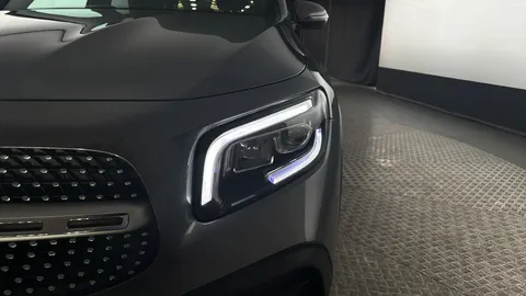 MERCEDES-BENZ GLB GLB 200 AMG Line 7G-Tronic