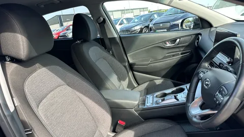 HYUNDAI KONA 100kW Premium 39kWh Auto