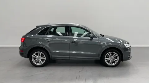 AUDI Q3 2.0 TDI S Line Edition