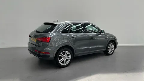 AUDI Q3 2.0 TDI S Line Edition