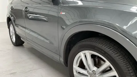AUDI Q3 2.0 TDI S Line Edition