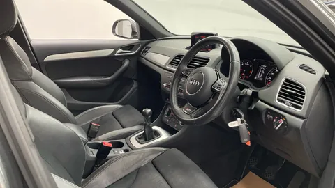 AUDI Q3 2.0 TDI S Line Edition