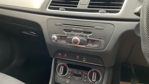 AUDI Q3 2.0 TDI S Line Edition