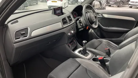 AUDI Q3 2.0 TDI S Line Edition