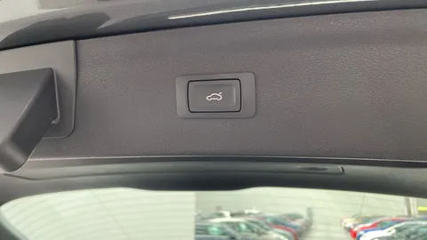 AUDI Q3 2.0 TDI S Line Edition