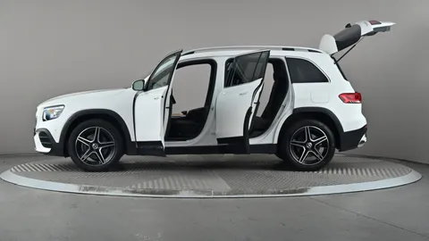 MERCEDES-BENZ GLB GLB 200 AMG Line Executive 7G-Tronic