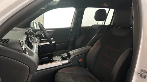 MERCEDES-BENZ GLB GLB 200 AMG Line Executive 7G-Tronic