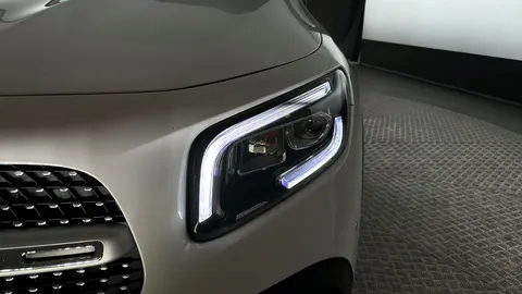 MERCEDES-BENZ GLB GLB 200 AMG Line Executive 7G-Tronic