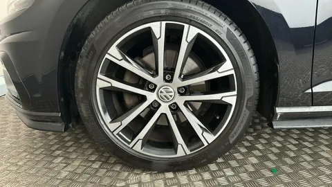 VOLKSWAGEN GOLF 1.5 TSI EVO 150 R-Line Edition