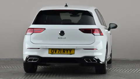 VOLKSWAGEN GOLF 1.5 TSI 150 R-Line