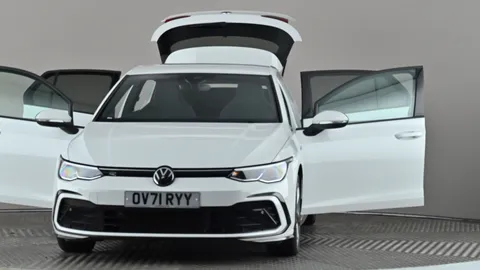 VOLKSWAGEN GOLF 1.5 TSI 150 R-Line