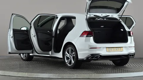 VOLKSWAGEN GOLF 1.5 TSI 150 R-Line