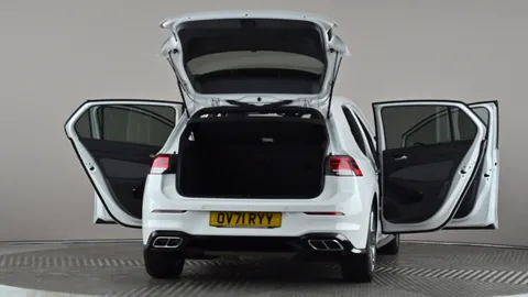 VOLKSWAGEN GOLF 1.5 TSI 150 R-Line