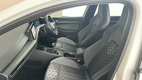 VOLKSWAGEN GOLF 1.5 TSI 150 R-Line