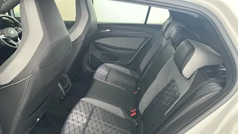 VOLKSWAGEN GOLF 1.5 TSI 150 R-Line