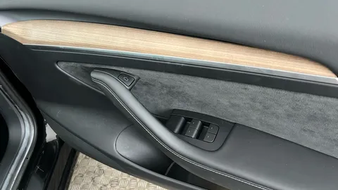 TESLA MODEL 3 Long Range AWD Auto