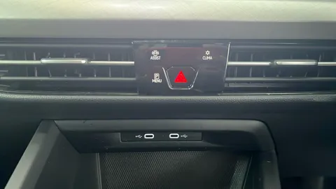 VOLKSWAGEN GOLF 1.5 eTSI 150 Life DSG