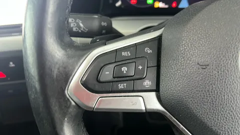 VOLKSWAGEN GOLF 1.5 eTSI 150 Life DSG