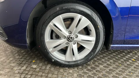 VOLKSWAGEN GOLF 1.5 TSI 150 Life