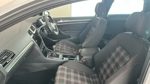VOLKSWAGEN GOLF 2.0 TSI 245 GTI Performance