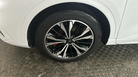 FORD KUGA 2.5 FHEV ST-Line X Edition CVT