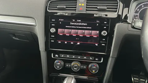 VOLKSWAGEN GOLF 2.0 TSI 245 GTI Performance DSG