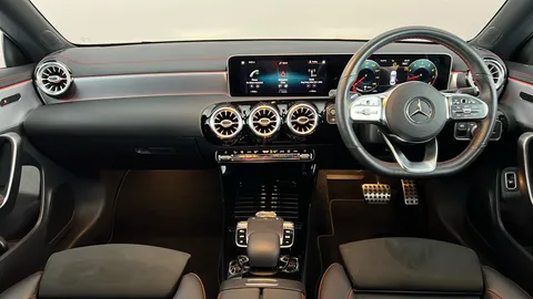 MERCEDES-BENZ CLA CLA 200 AMG Line Premium Tip Auto