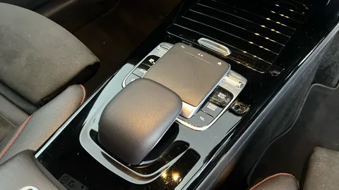 MERCEDES-BENZ CLA CLA 200 AMG Line Premium Tip Auto