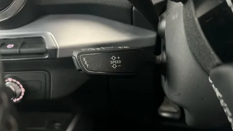 AUDI Q2 35 TFSI S Line