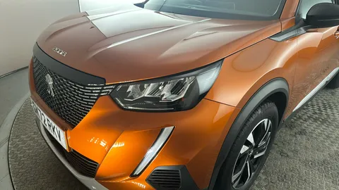 PEUGEOT 2008 1.2 PureTech 130 Allure Premium EAT8