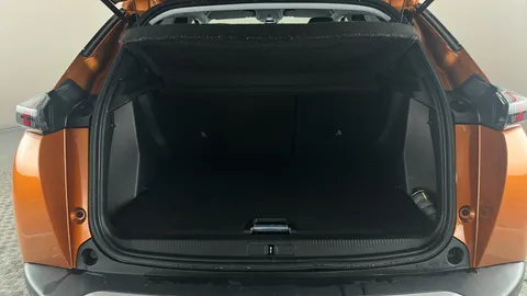 PEUGEOT 2008 1.2 PureTech 130 Allure Premium EAT8