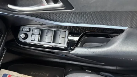 TOYOTA C-HR 1.8 Hybrid Design CVT